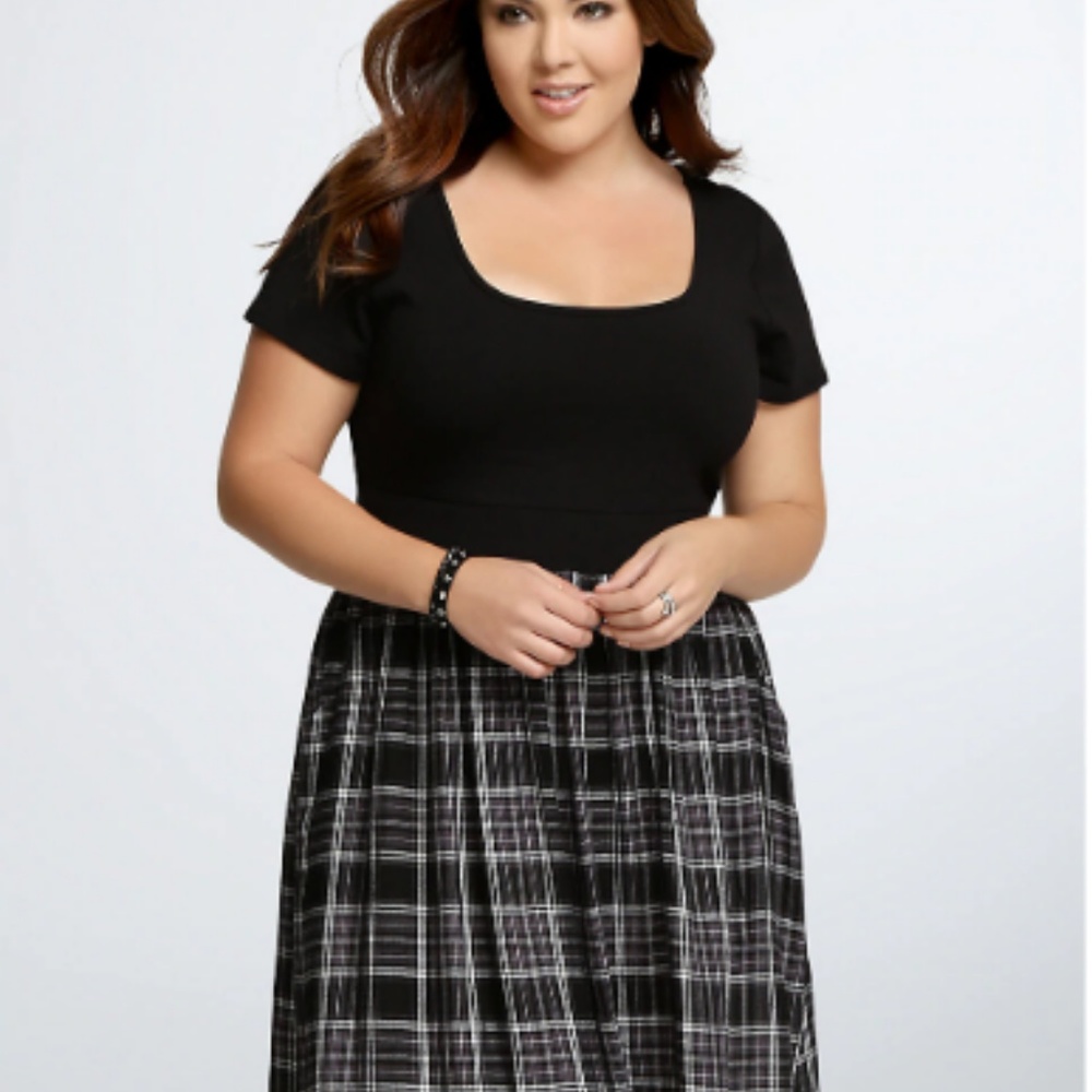 TORRID size 3 black/plaid dress—with pockets!!